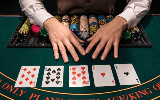 Các thuật ngữ sử dụng trong game bài Xì dách